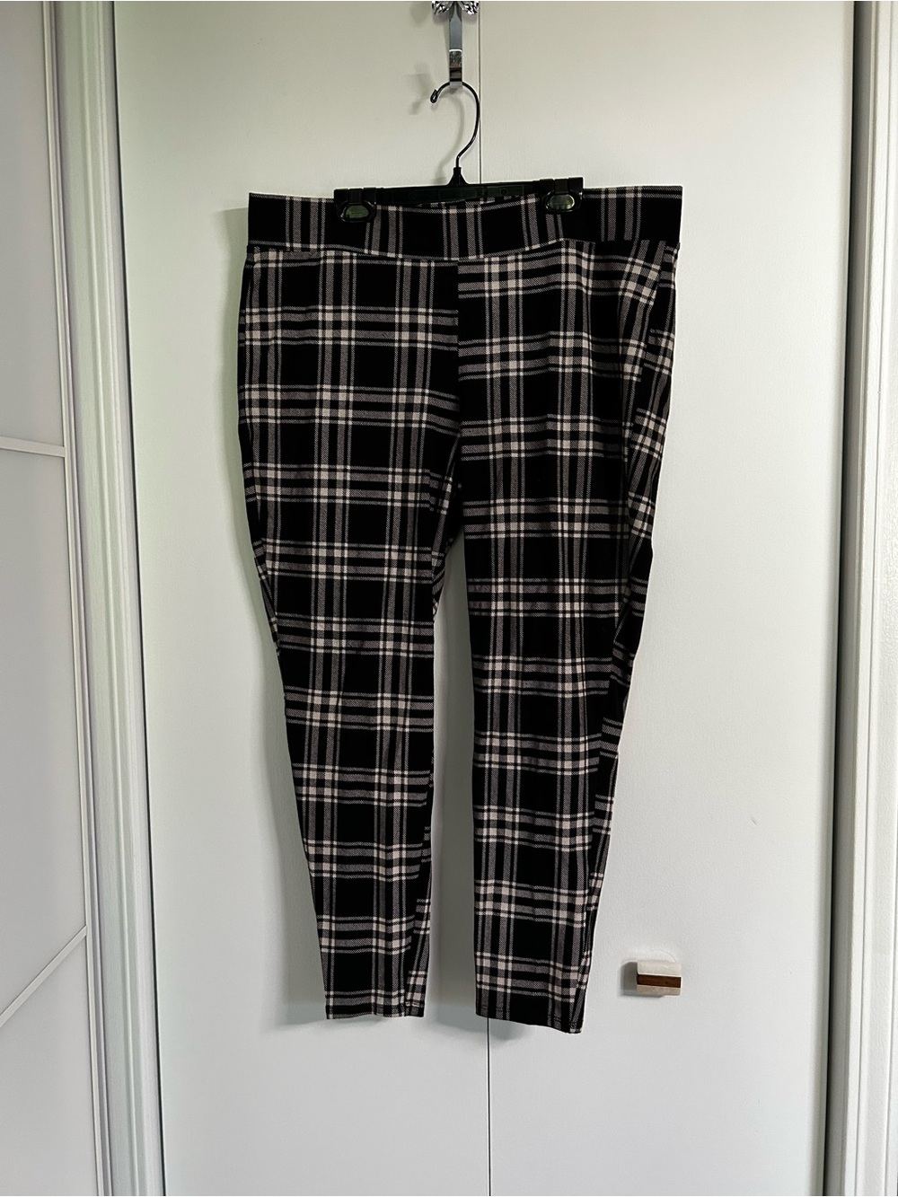 torrid Black and White Plaid Women’s Leggings